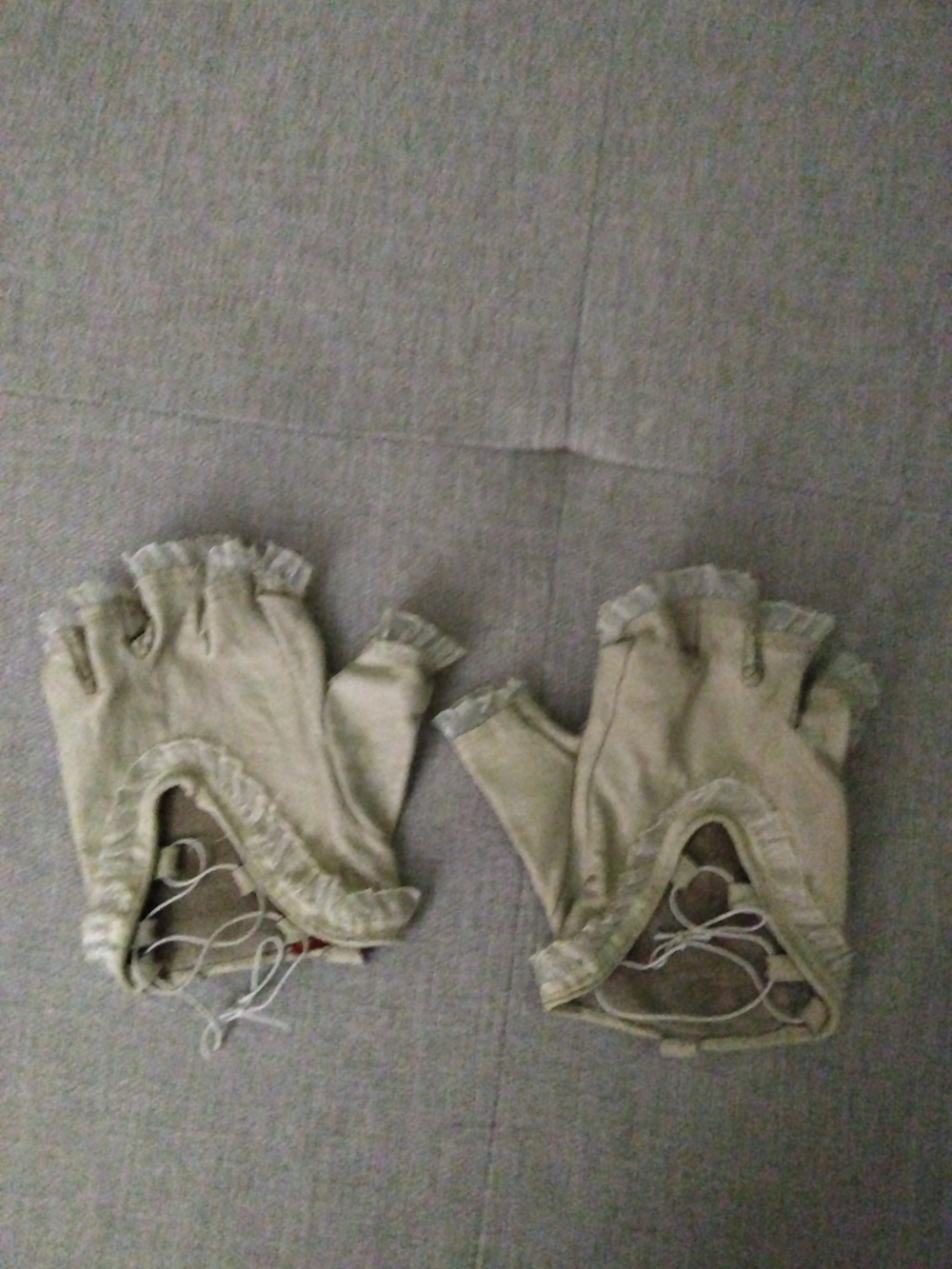 Rare Gems - Pure Leather Lux Driving Summer Lace-Trim Gloves in Light Beige